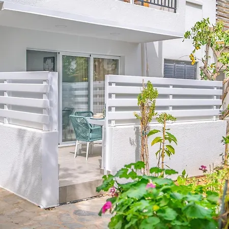 The Secret Garden -studio In Kapparis Apartmán *